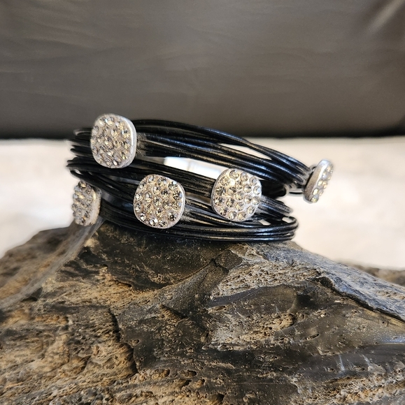 NWOT Black leather rhinestone bracelet with magnet clasp - Picture 1 of 4